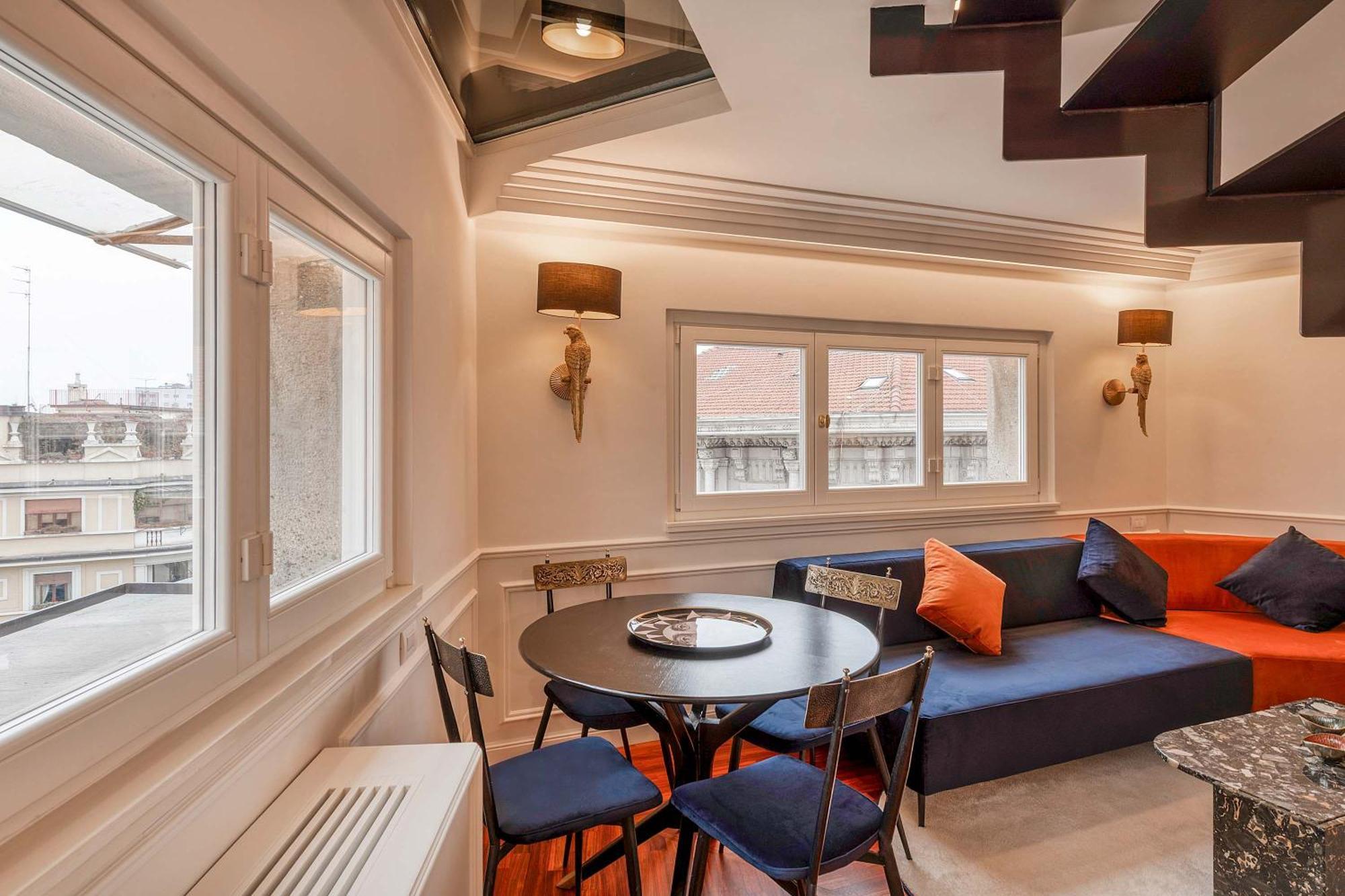 Stunning Cupola Apt-steps From San Babila & Duomo Apartment *