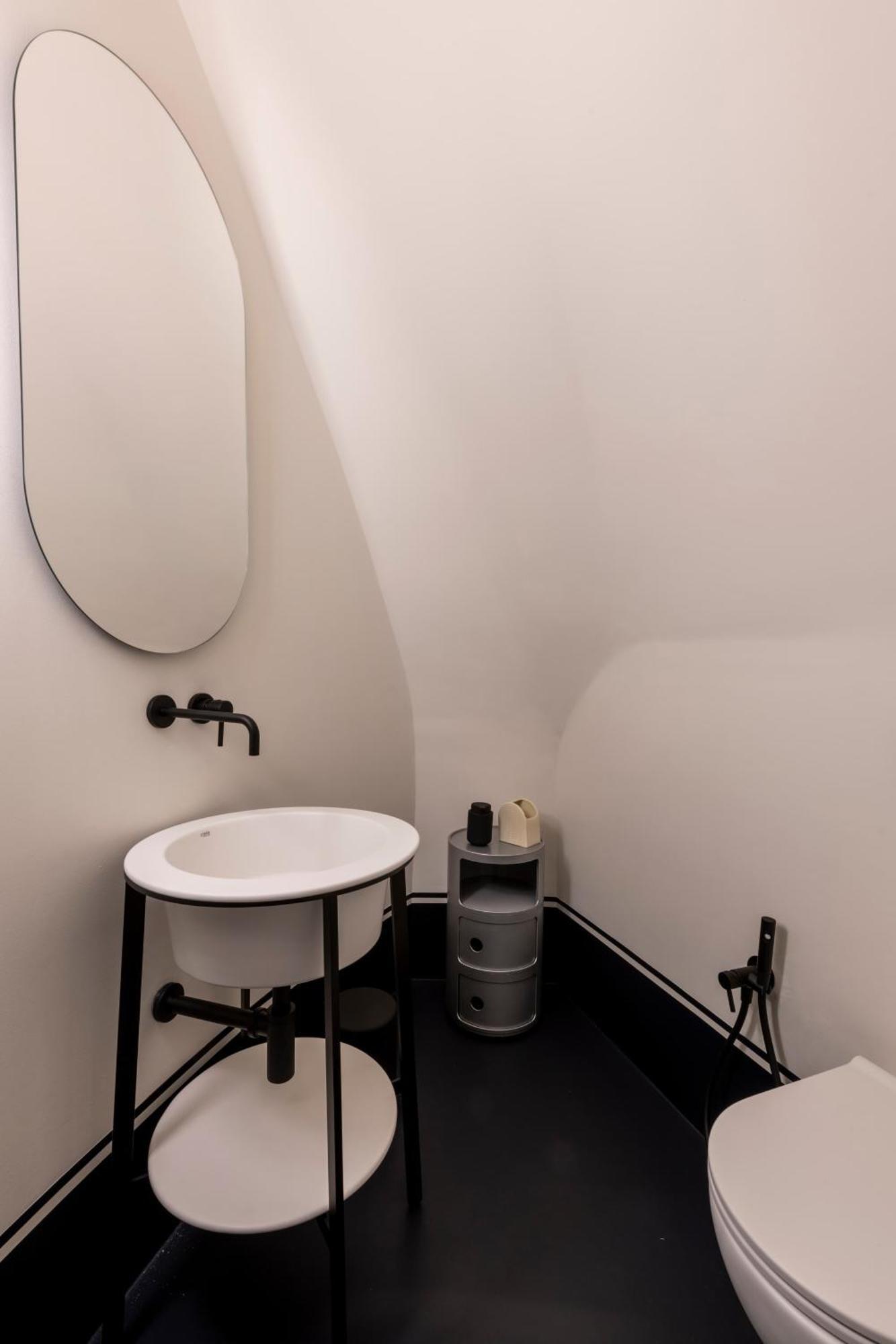 Stunning Cupola Apt-steps From San Babila & Duomo