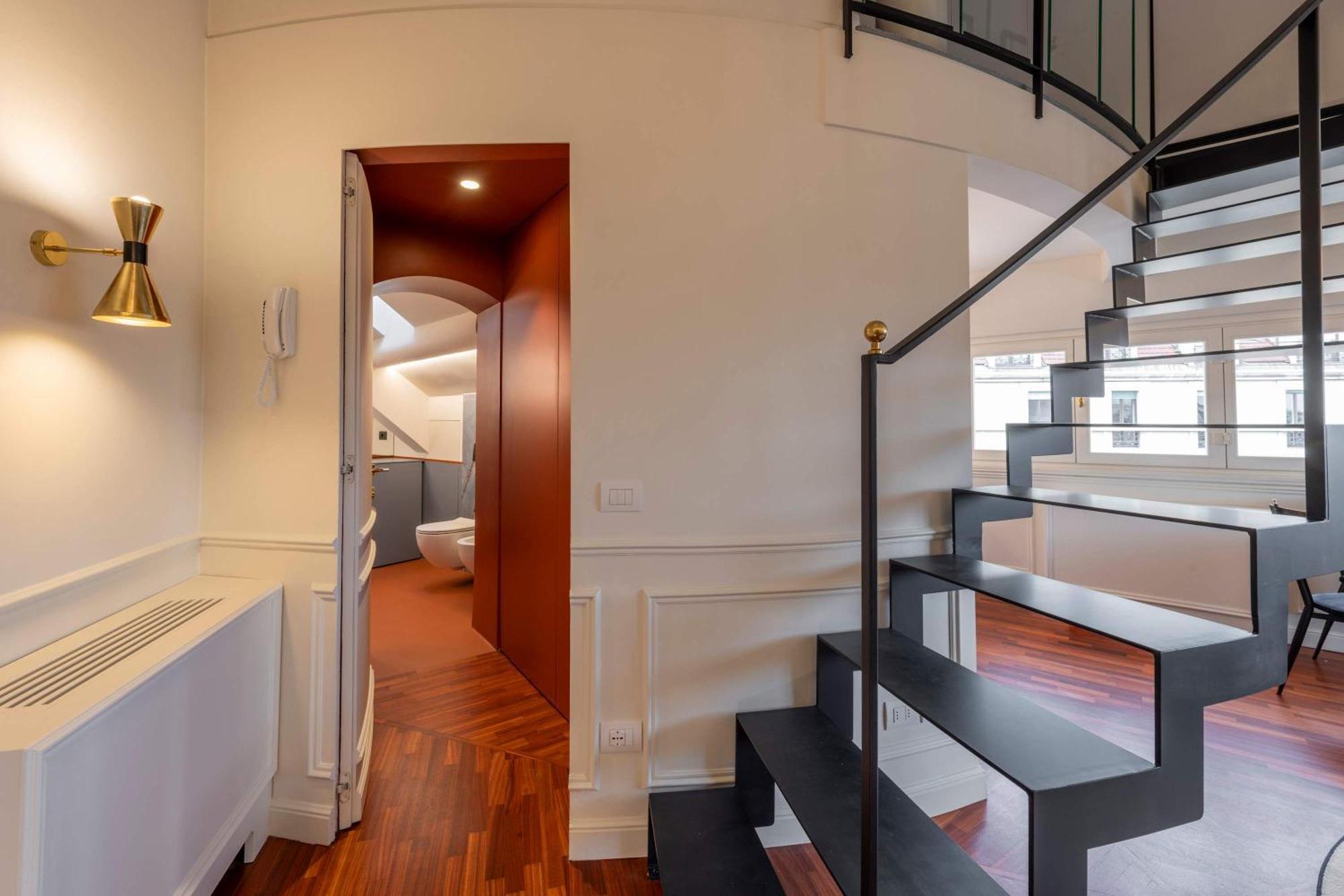 Stunning Cupola Apt-steps From San Babila & Duomo Mailand