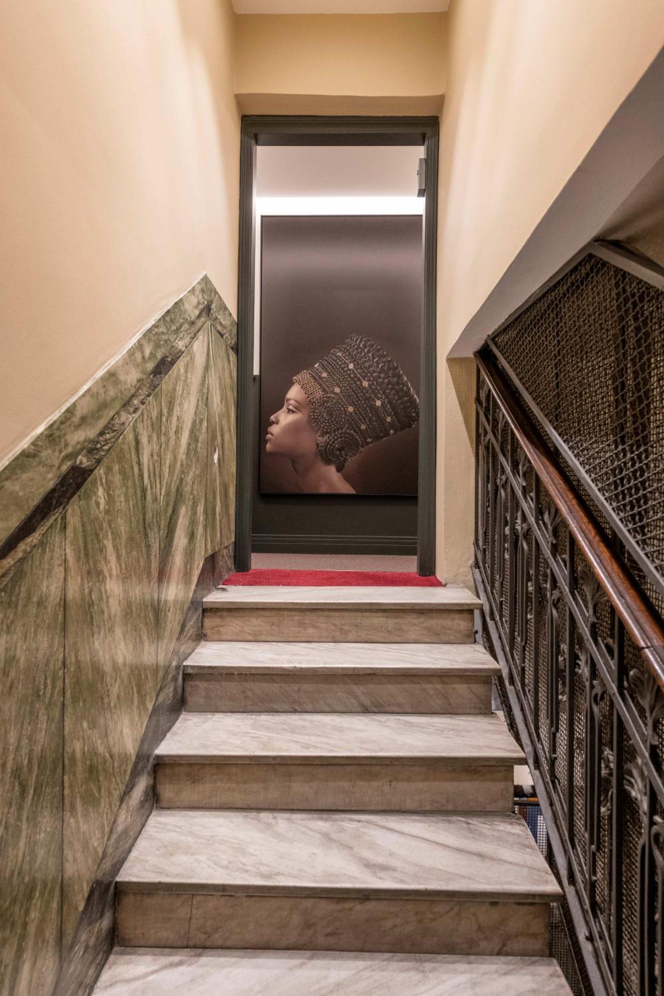 Stunning Cupola Apt-steps From San Babila & Duomo Apartment *